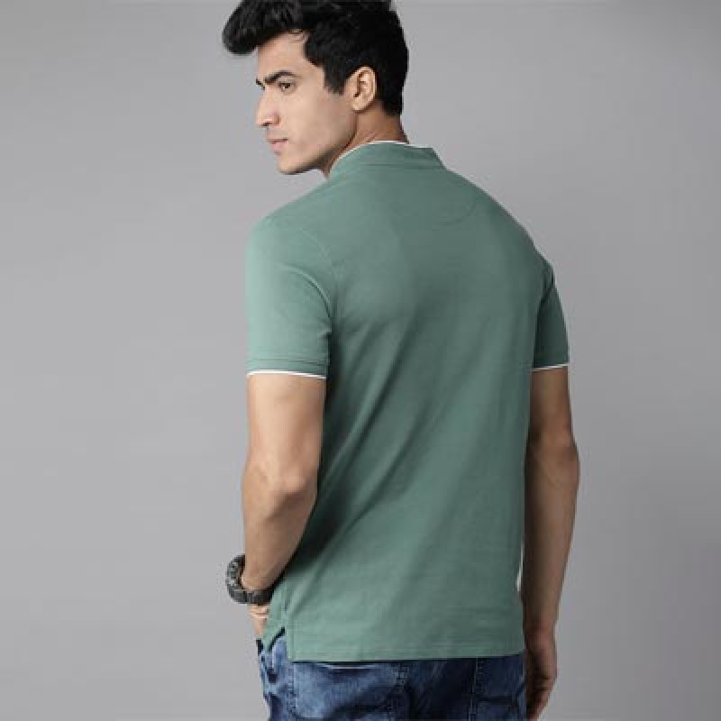 The Lifestyle Co Men Green Pure Cotton Solid Mandarin Collar T-shirt
